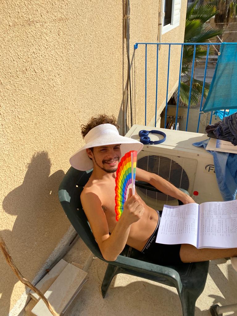 I study while sun bath